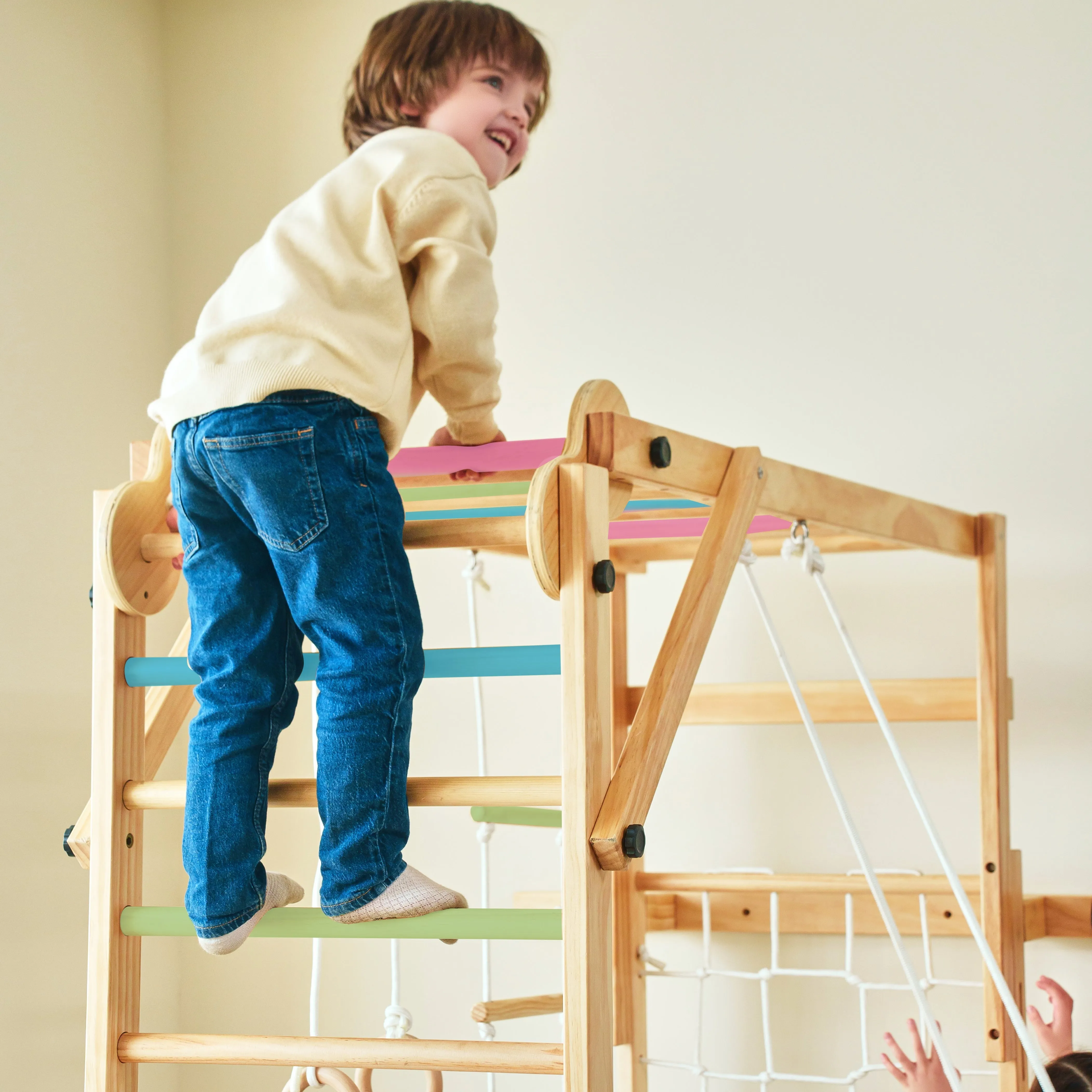 Avenlur Grove- Indoor Jungle Gym